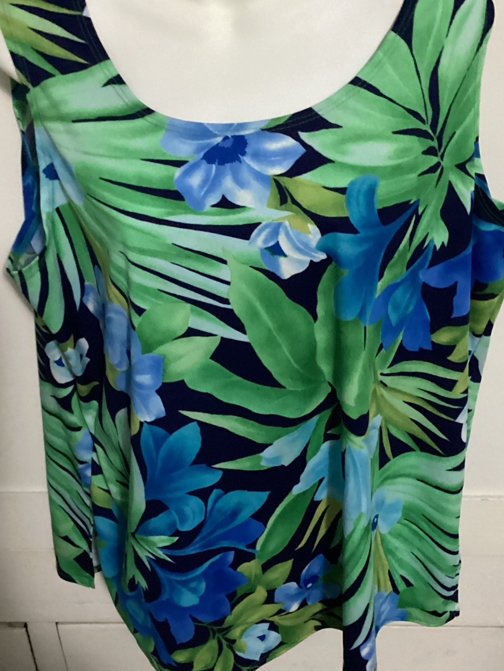 Liz Baker Tropical Floral Scoop Neck Tank - Blue & Green size 1X